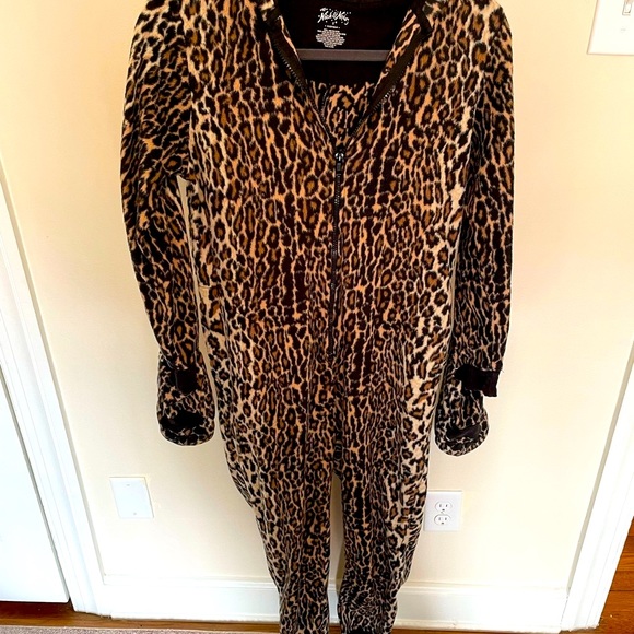 Nick & Nora Cheetah Cat Print Zipper Hooded Onesie Small - Picture 3 of 9